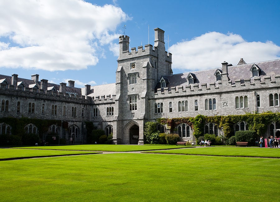 UCC
