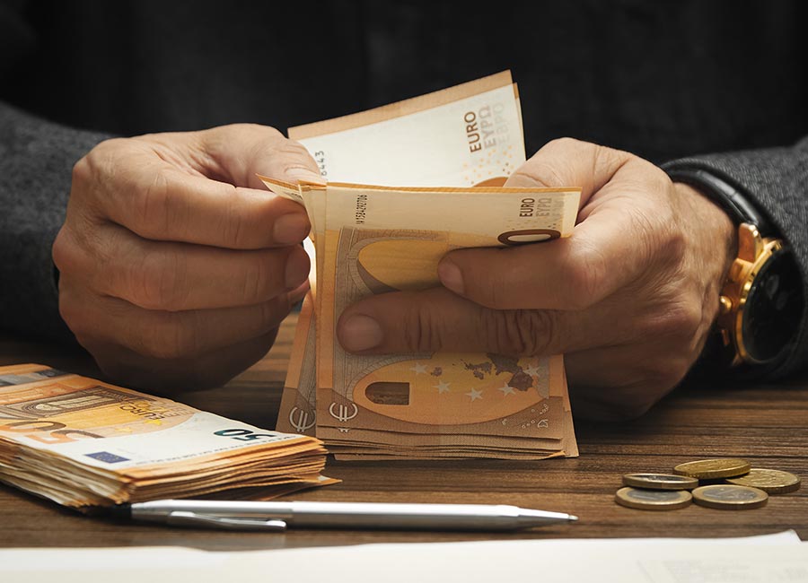 average weekly earnings