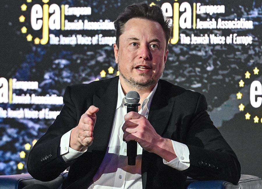 Elon Musk
Apple