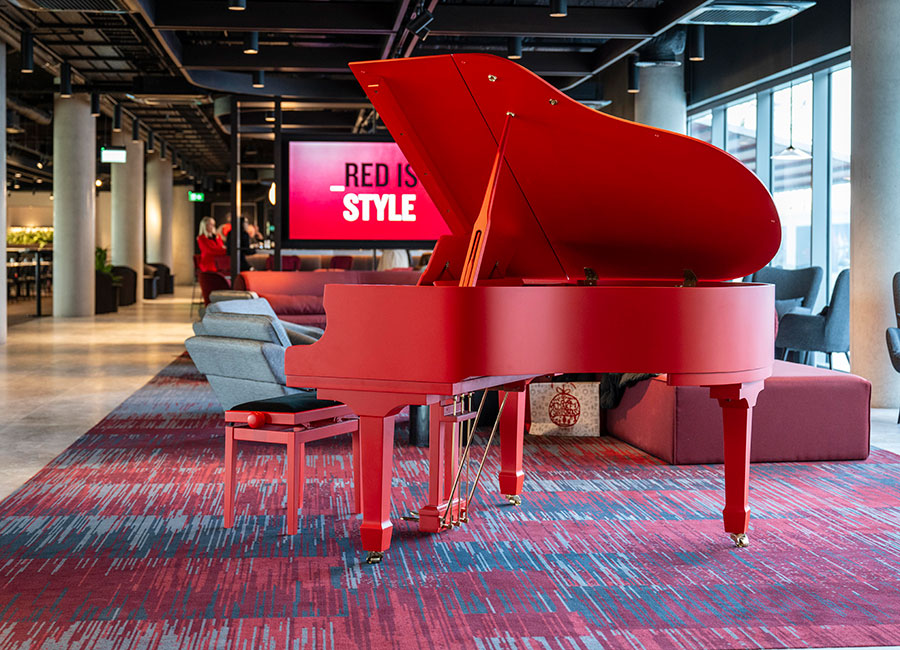 Radisson red